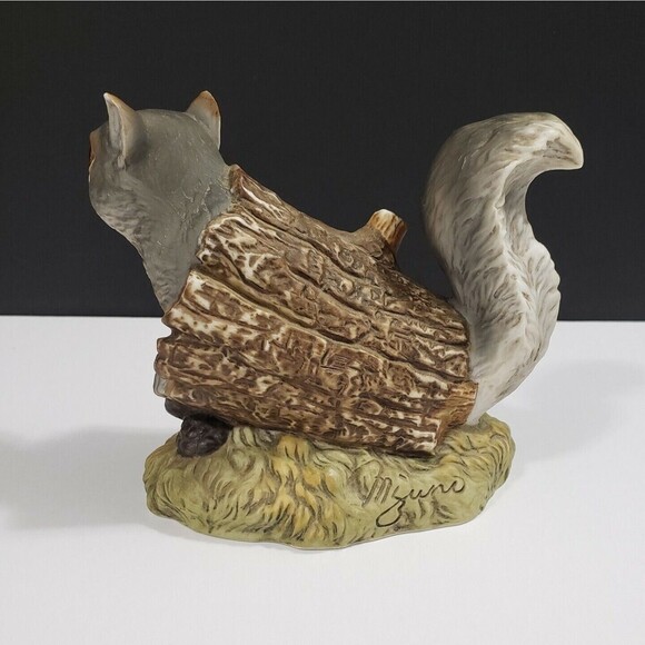 VINTAGE Squirrel Figurine Masterpiece Porcelain Homco 1986 Collectable - Picture 2 of 8